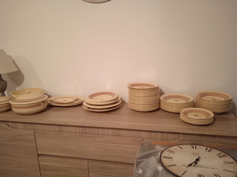 D'UN SERVICE A VAISSELLE ANCIEN Cuisine