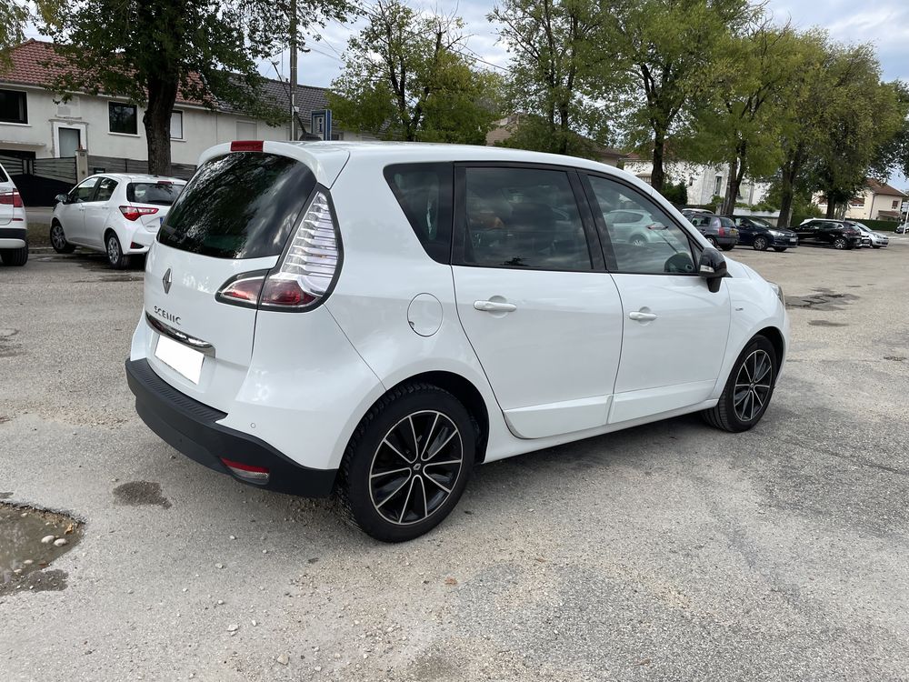 Grand Sc&eacute;nic III Grand Sc&eacute;nic TCe 130 Energy Bose 5 pl 2013 occasion 01000 Bourg-en-Bresse