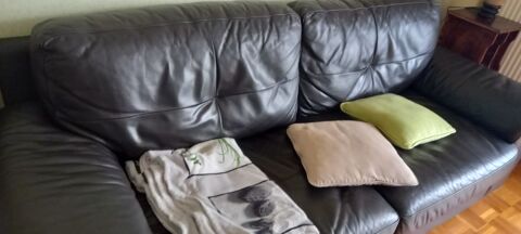 2 canapes en cuir chocolat  rcuprer en janvier  600 Rouen (76)