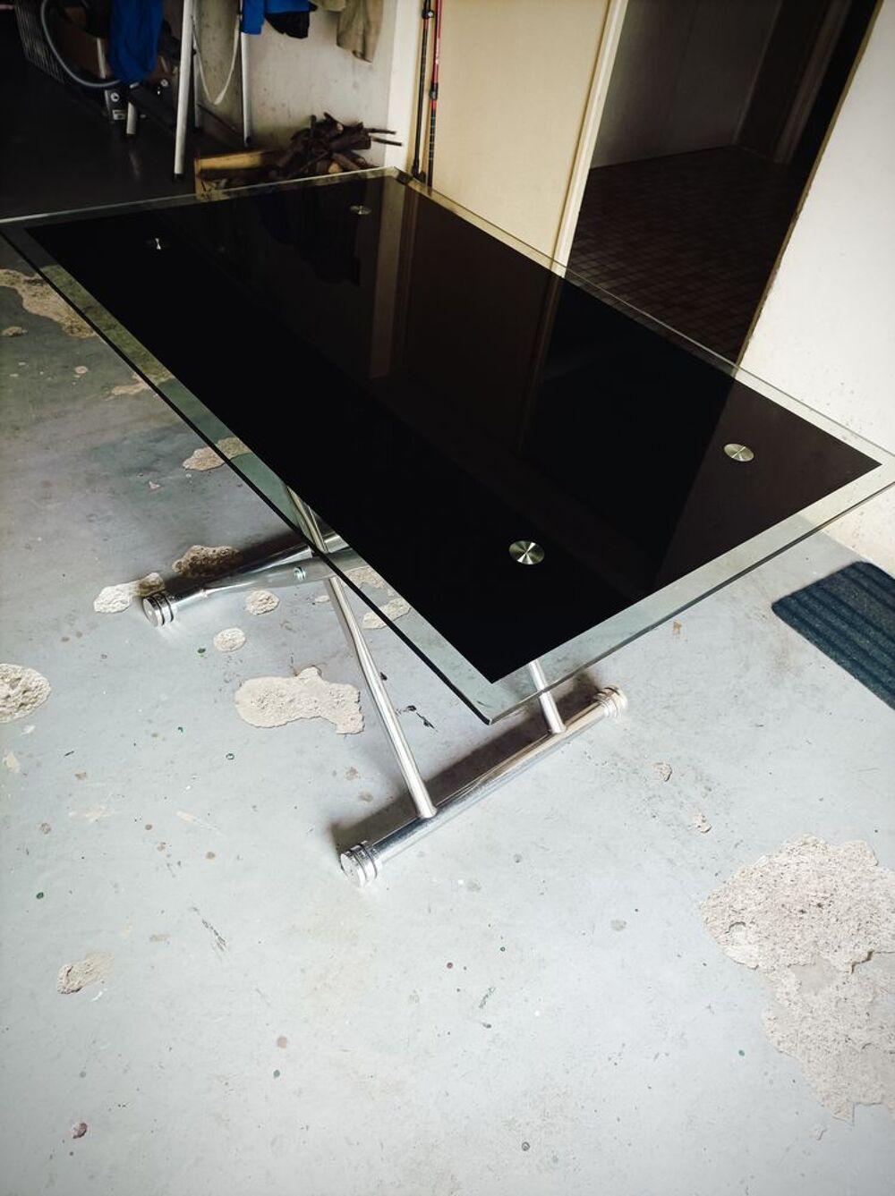 Table basse relevable noire laqu&eacute;e, table &agrave; manger Meubles