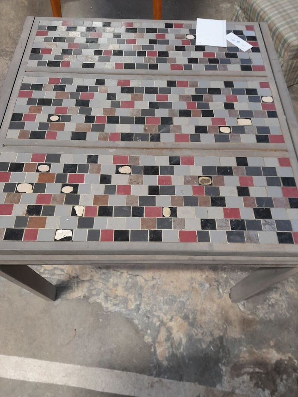 TABLE A RALLONGE AVEC PLATEAU EN MOSAIQUE Meubles