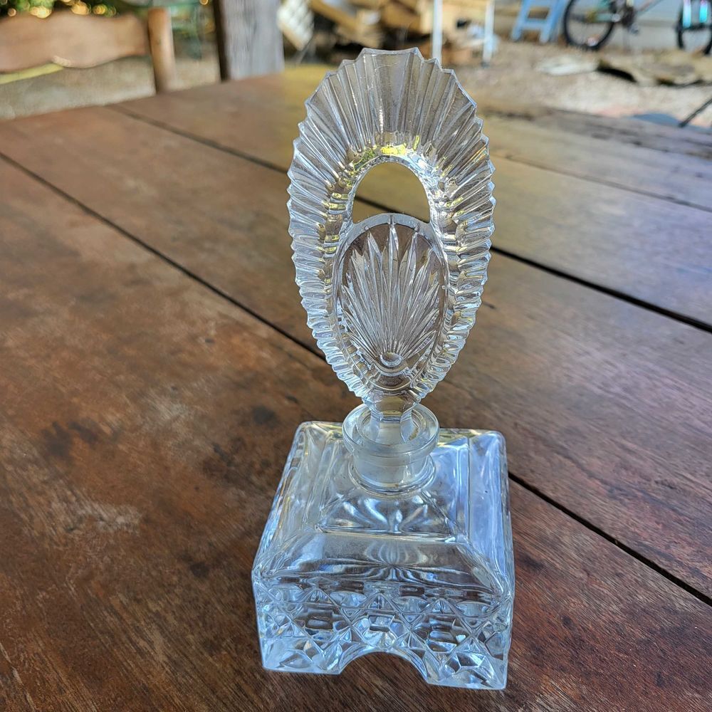 ancien flacons de parfum en cristal 