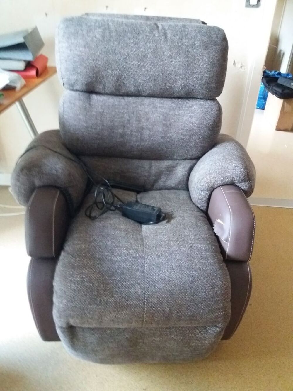 FAUTEUIL RELEVEUR Meubles