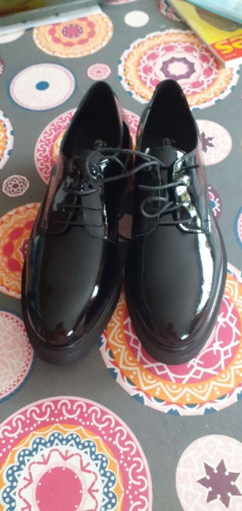 Chaussures plates   lacets de ville 40 Vignes (64)