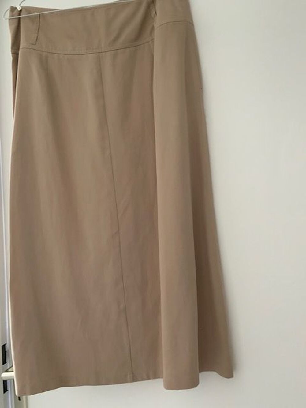 JUPE MI-LONGUE BEIGE Vêtements