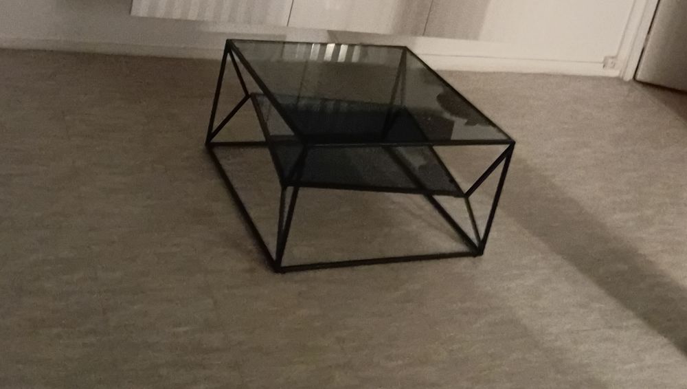 Table basse
Meubles