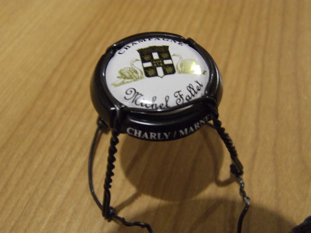 Pour les placomusophiles, Capsule de champagne Michel FALLET 