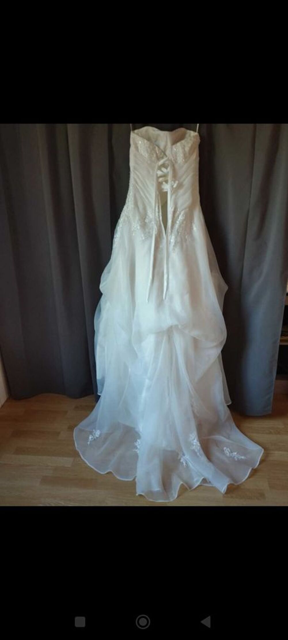 Robe de mari&eacute;e neuve Vêtements
