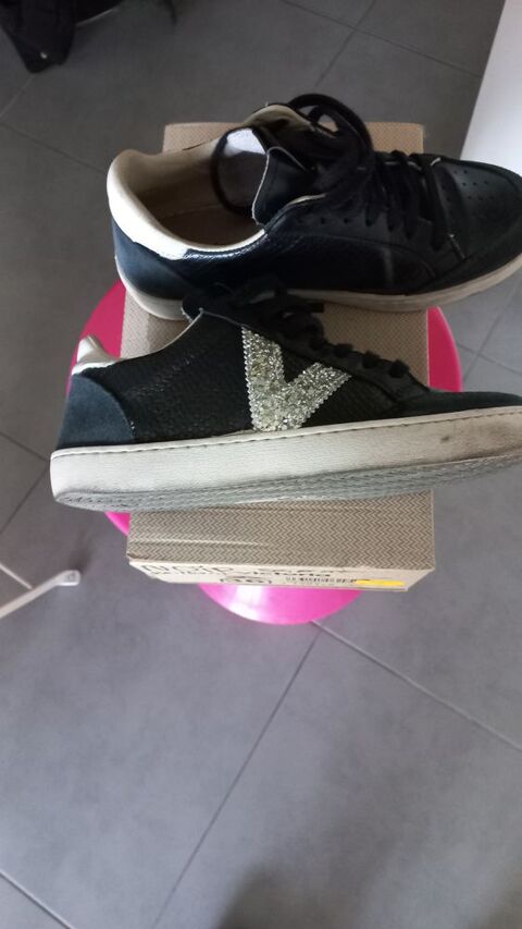 Jolies baskets en simili cuir -Noires-Femme Marque Victoria Marseille 12 (13)