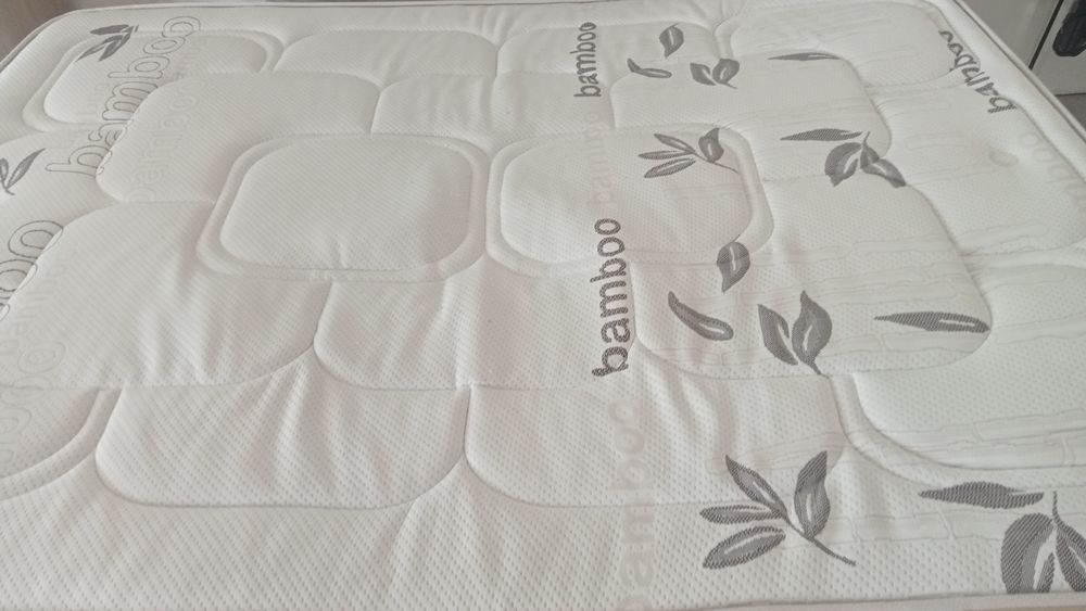 Matelas pour 2 personnes Meubles