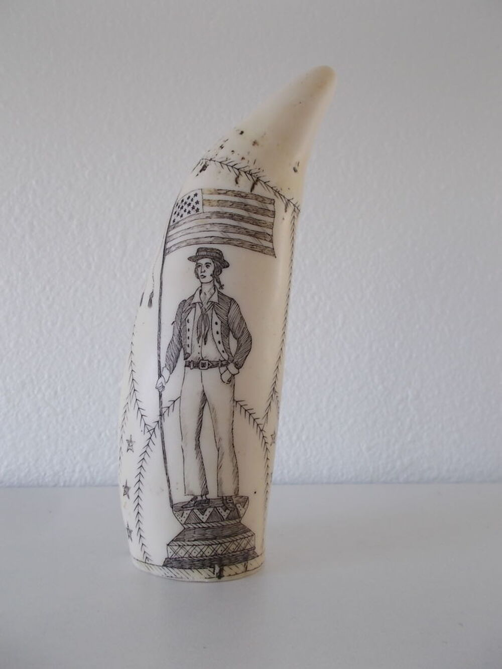 TBE : R&eacute;plique de DENT DE CACHALOT GRAV&Eacute;E Décoration