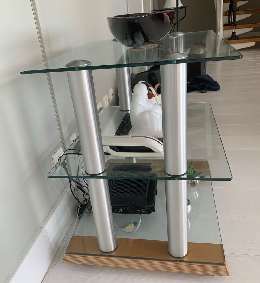 meuble TV m&eacute;tal bross&eacute;, trois plateaux en verre Meubles