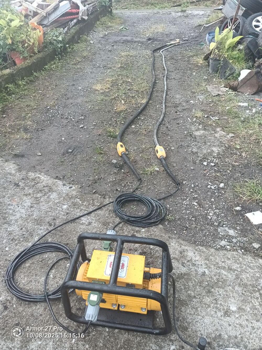Vibreur b&eacute;ton avec deux aiguilles Bricolage