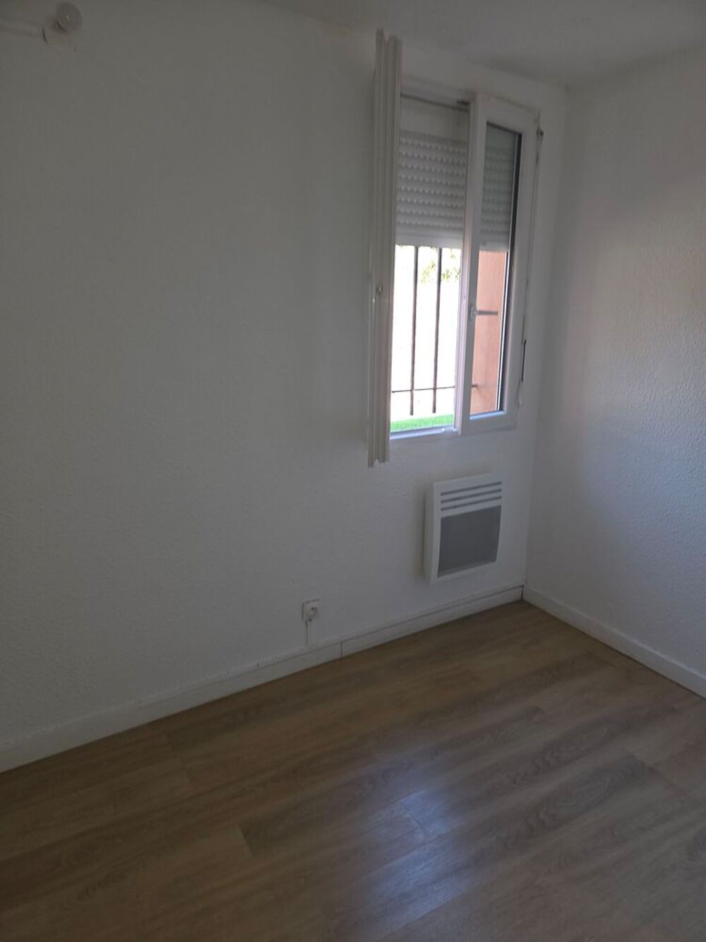 Location Appartement F3 de 43 m² en rdc Poussan