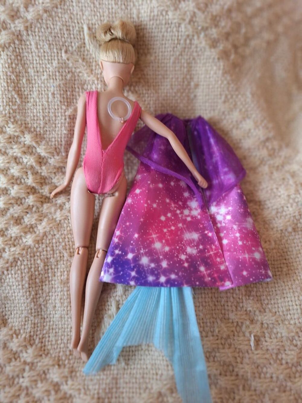 5 poup&eacute;es Barbie Jeux / jouets