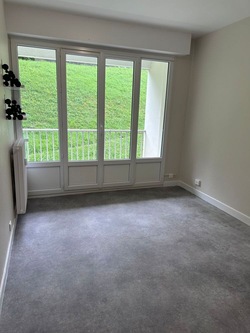 Location Appartement Studio avec balcon - proche tram - idéal accès hauts du chazal Besançon
