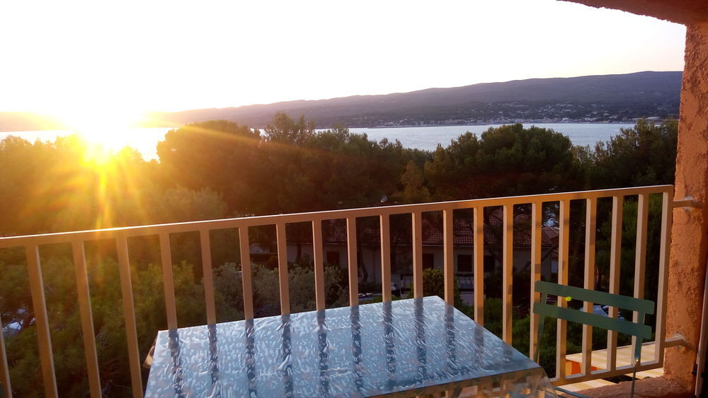   Studio magnifique vue mer avec piscine et climatisation  Provence-Alpes-Cte d'Azur, Saint-Cyr-sur-Mer (83270)