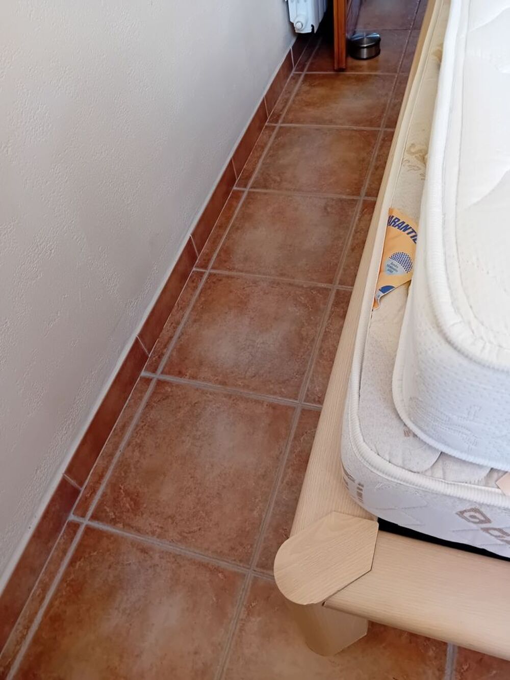 2 LITS DEUX PLACES EN PIN Meubles