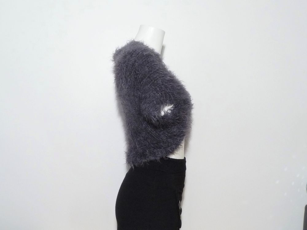Gilet/ Bol&eacute;ro/ Veste Gris Fonc&eacute; &agrave; Longs Poils- Taille 38/40 Vêtements