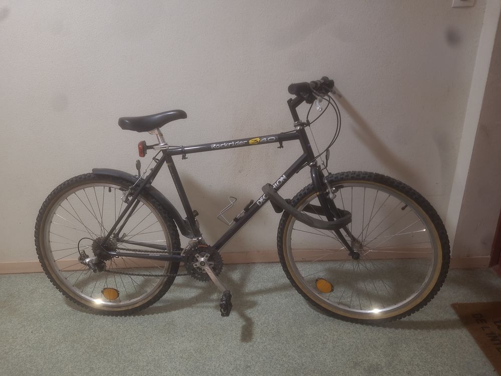 VTT noir de marque Rockrider Vélos