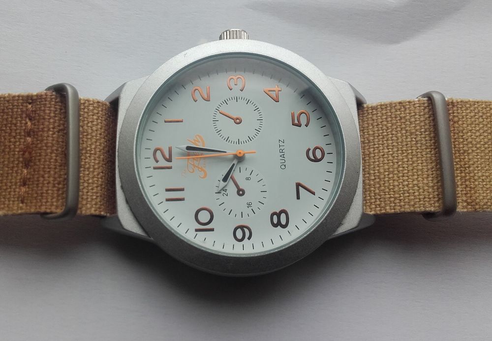 montre NEUVE cuir tissu "the fresh brand" Bijoux et montres
