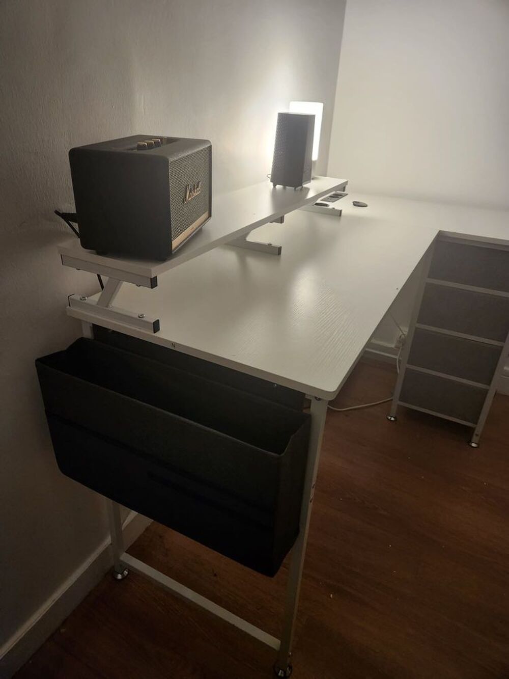 Bureau d'angle ODK 140&agrave;-80 cm ? 4 tiroirs, USB + prise int&eacute;gr Matériel informatique