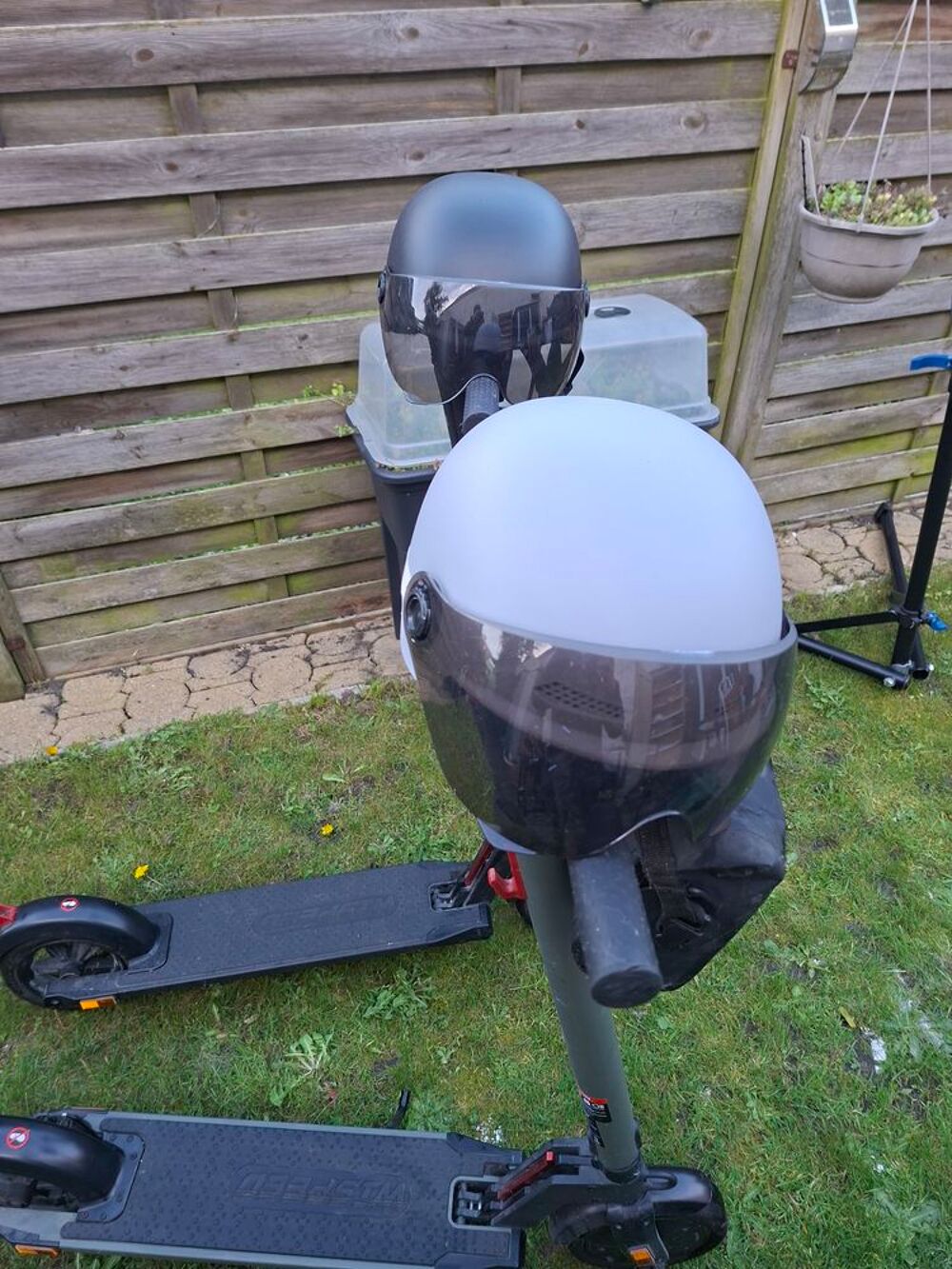 2 trottinettes wespeed T855 Sports