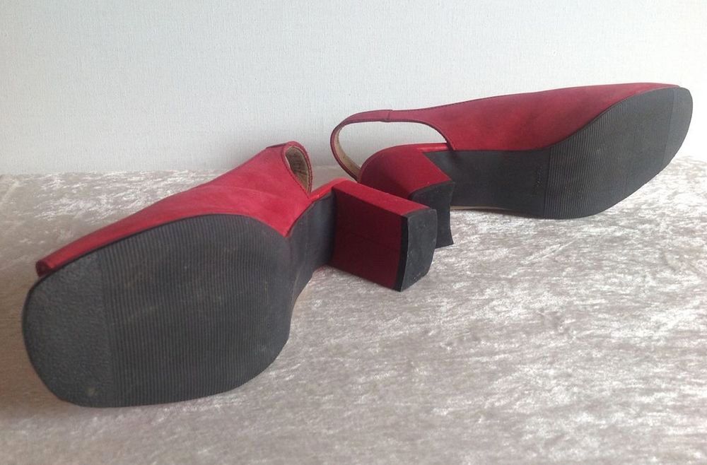 ESCARPINS TED LAPIDUS TAILLE 40 Envoi Possible
Chaussures
