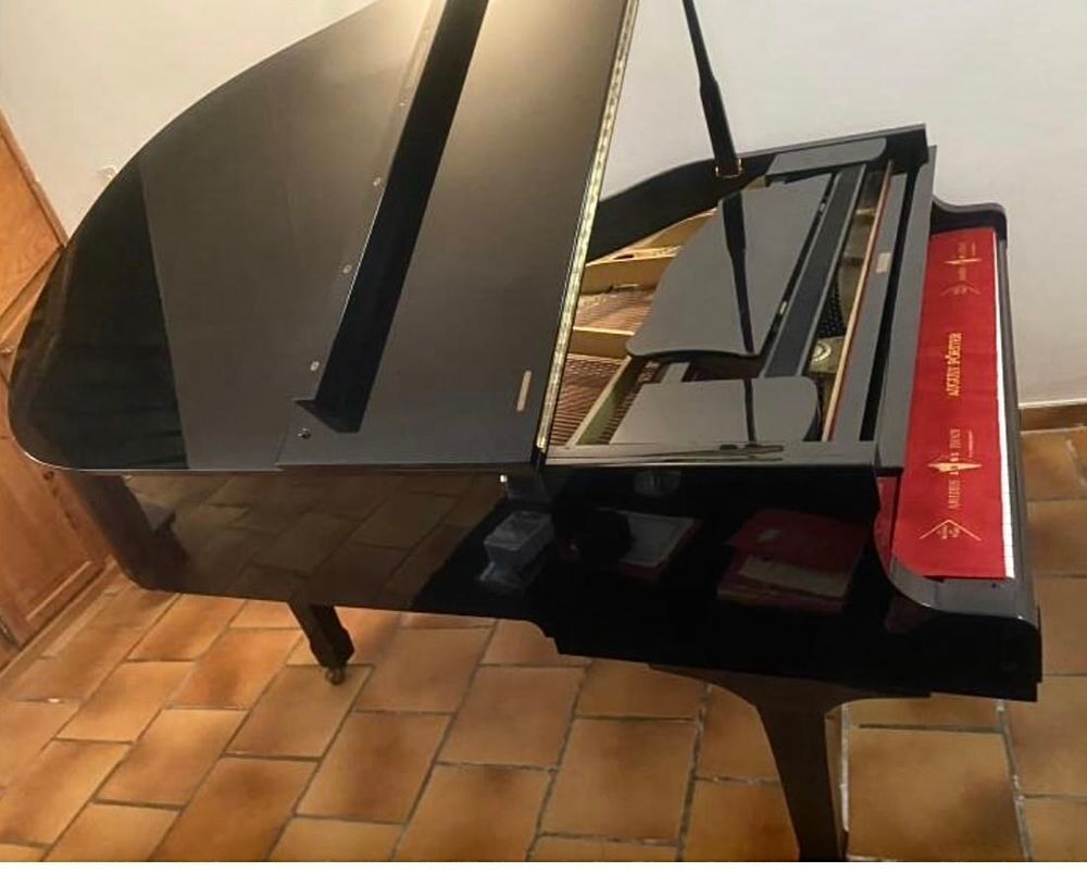 Piano 1/4 de queue YAMAHA G3 laqu&eacute; noir Instruments de musique
