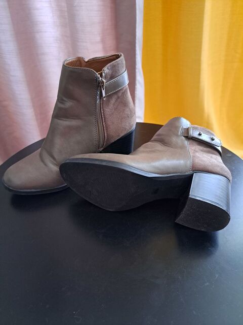 Bottine en cuir gris avec fermeture clair et bride 12 La Celle-Saint-Cloud (78)