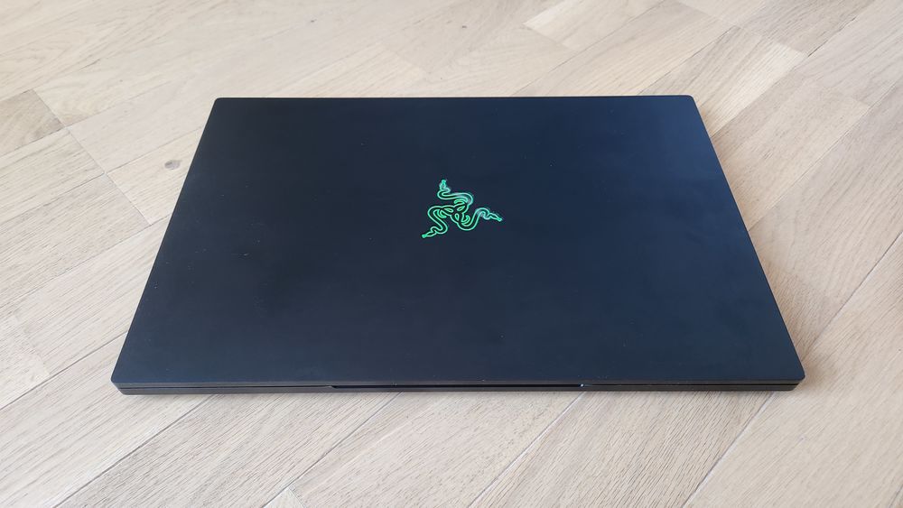 Razer Blade 15 Advanced - Core i7 I7-10875H - 2080S Matériel informatique