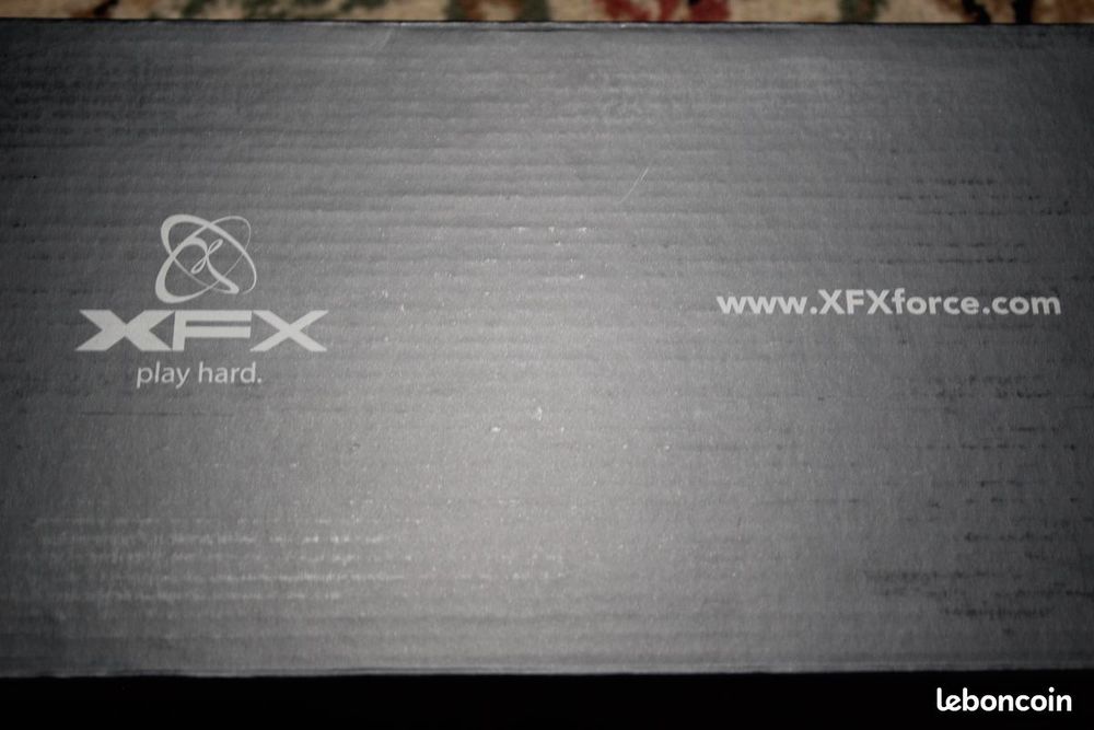 Carte Graphique AMD/XFX. Gris/noir. Matériel informatique