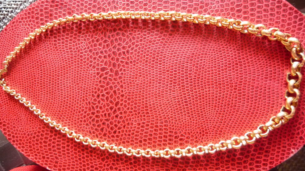 Collier ras de cou plaqu&eacute; or Bijoux et montres