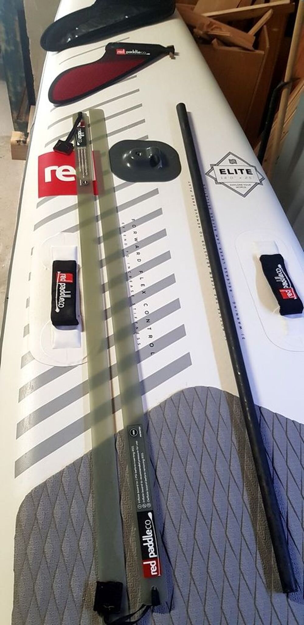 Paddle 
RED PADDLE ELITE 14/25 pratiquement neuf
Sports