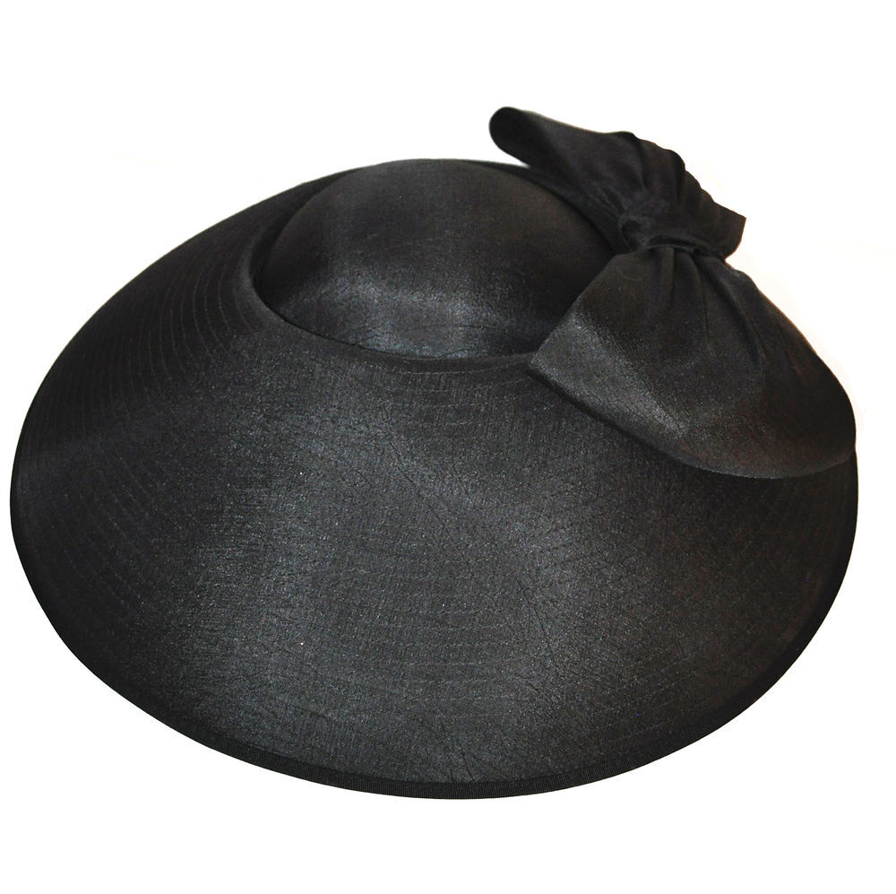 Chapeau femme haute couture noir, d&ocirc;me style 1930/19400 marq Vêtements