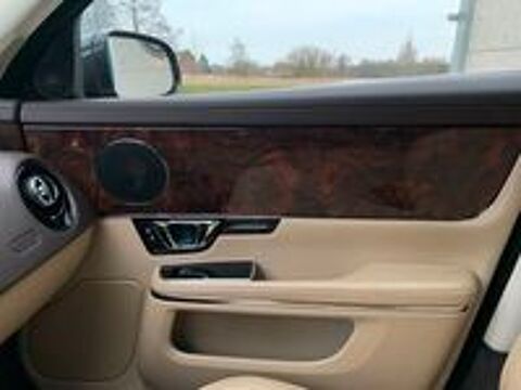 XJ V6 3.0 - 275 Diesel Luxe Premium Empattement Court A 2015 occasion 59310 Auchy-lez-Orchies