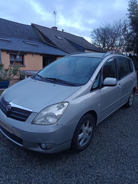 Toyota Corolla Verso 2003 occasion Le Sel-de-Bretagne 35320