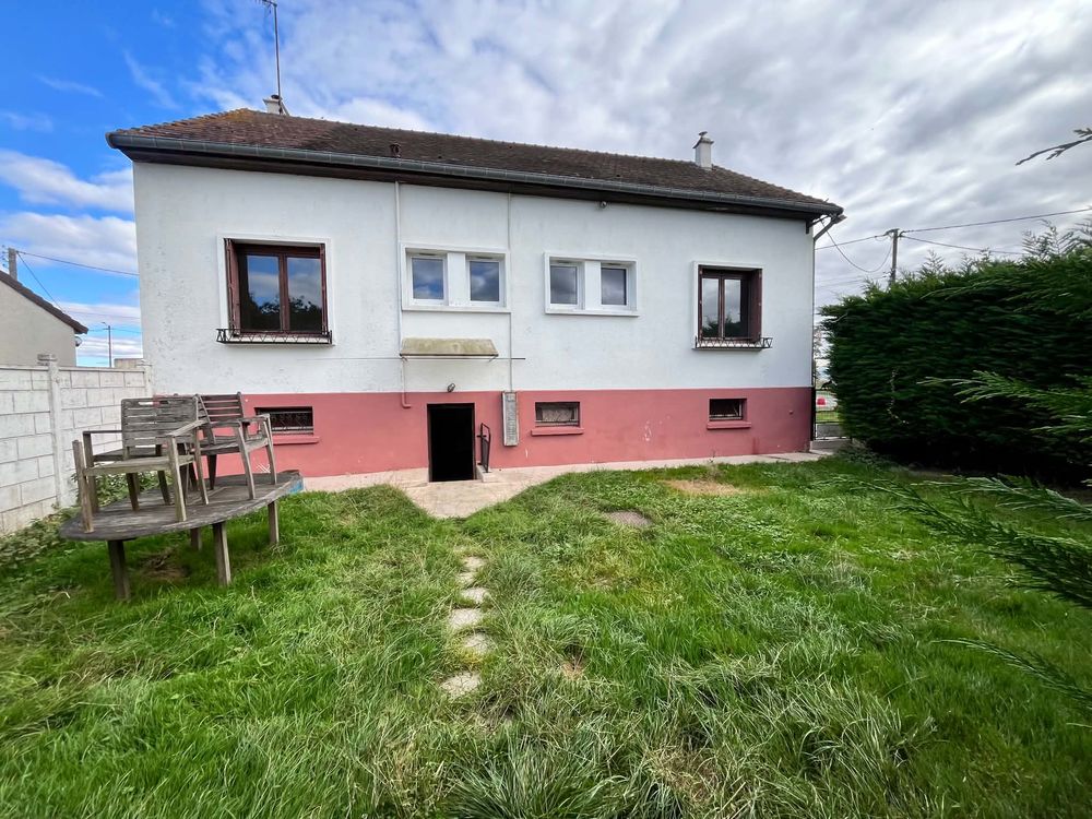 Vente Maison Maison individuelle avec terrain et dépendances Essertaux