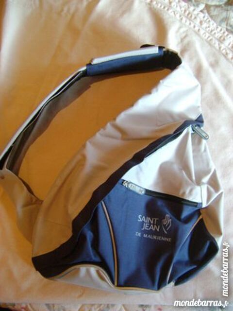 Sac  bandoulire  scratch. 4 Cluses (74)