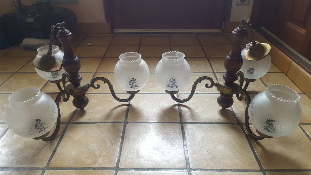 Lot de 2 lustres r&eacute;tro Décoration