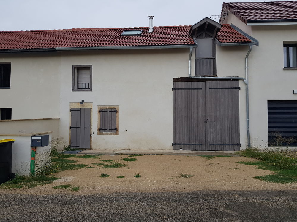 Location Maison Maison mitoyenne T3 avec garage et petit terrain, climatisée Soleymieu