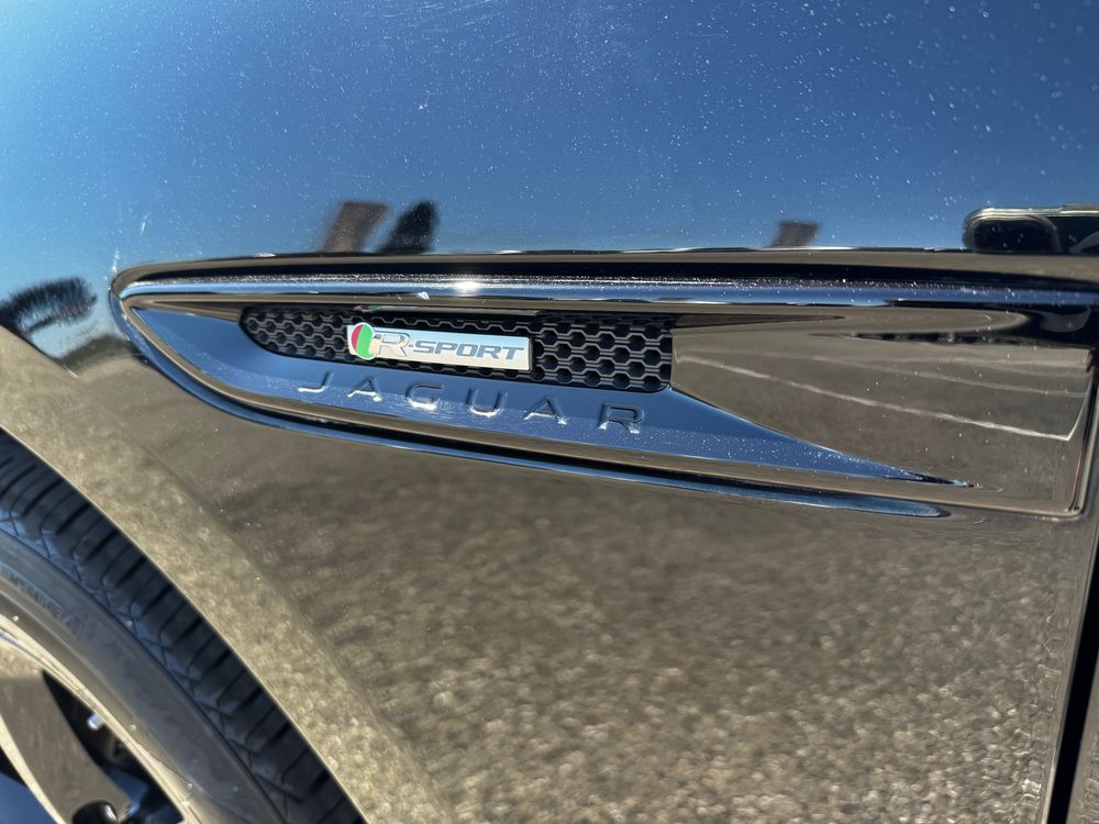 F-PACE F-Pace 2.0 D - 180 ch 2WD BVA8 R-Sport 2017 occasion 84290 Sainte-C&eacute;cile-les-Vignes