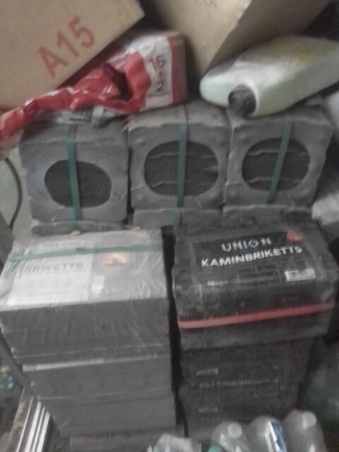 charbons - briquettes de lignites 11 Villemomble (93)