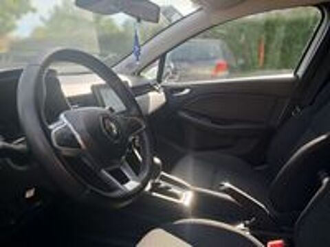 Clio V Clio E-Tech 140 - 21N Business 2022 occasion 93160 Noisy-le-Grand