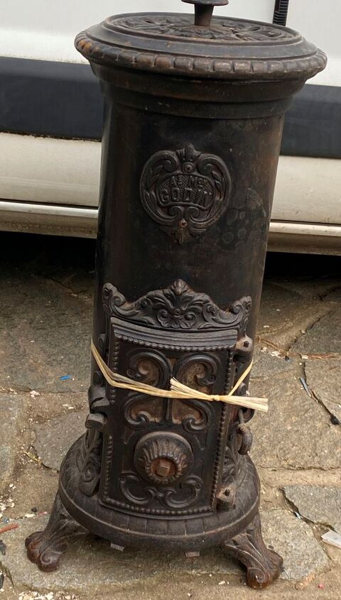 pole  bois ou  charbon
marque Godin, type 2121
180 Mandres-les-Roses (94)