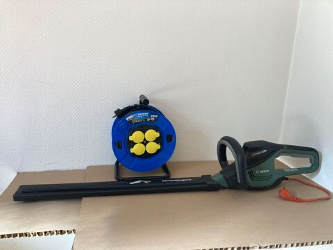 Taille haies Bosch et rallonge enrouleur. Garches (92)
