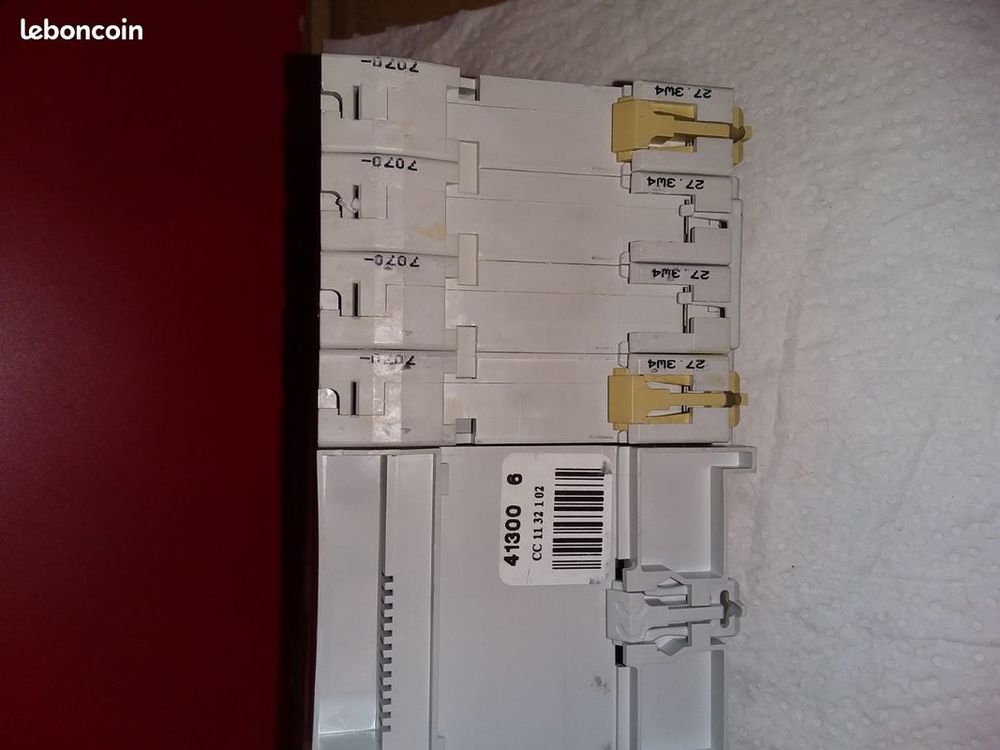 Disjoncteur 4p merlin Gerin 24233/24232 +vigi Schneider 2856 Bricolage
