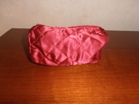 Trousse satin bordeaux (40) 3 Tours (37)