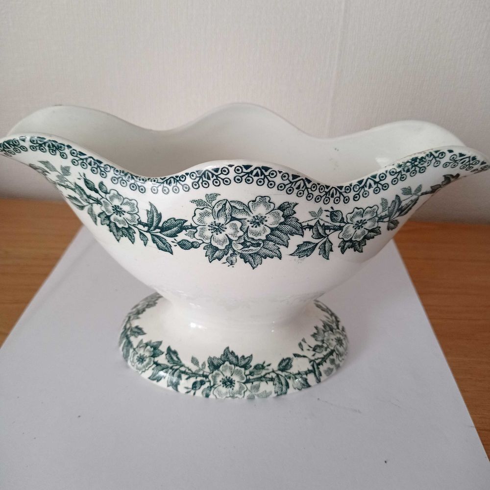 sauci&egrave;re ancienne C&eacute;ramiques de Saint Amand Décoration