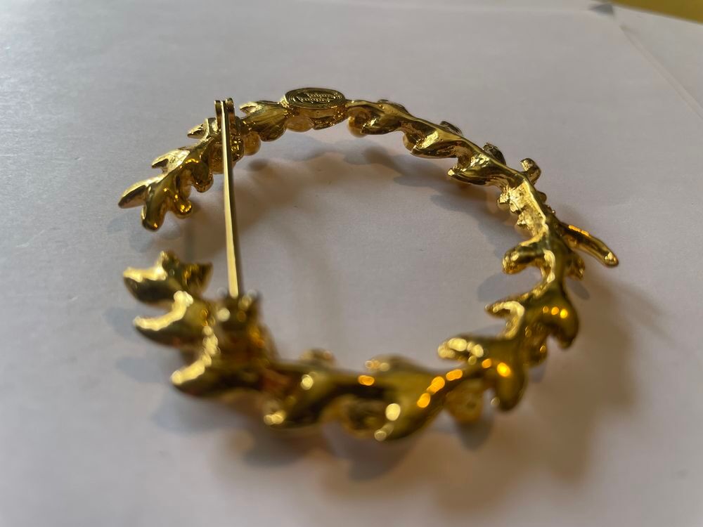 Broche lauriers dor&eacute;e strass crystal Ines de la Fressange Bijoux et montres